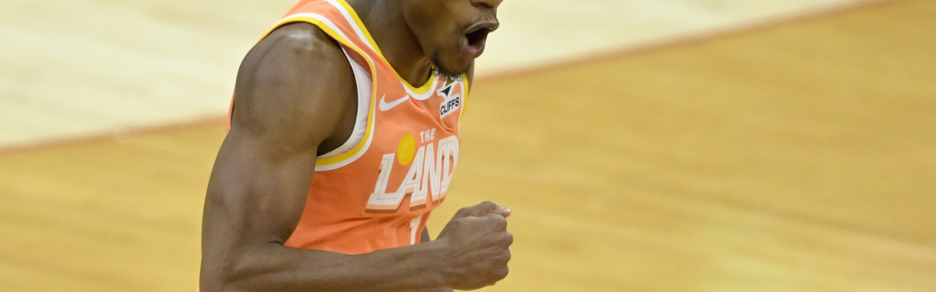 世界杯客户端升级-决战开始！亨特三分再中 骑士一波10-0追平76人